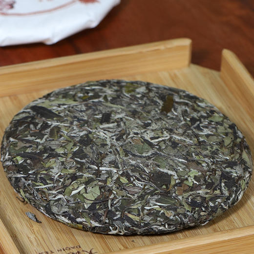 【值得收藏的岁月茶礼】大沁白茶 知青系列 2016年福鼎白茶 白牡丹饼茶 礼盒装 300g/盒（京东同款） 商品图2