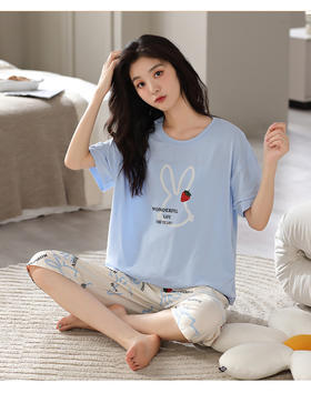 甜心小熊圆领套头T恤七分裤套装系列