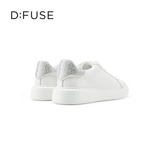 D:FUSE/迪芙斯2023春季新款羊皮圆头烫钻小白鞋休闲板鞋DF31112293 商品图3