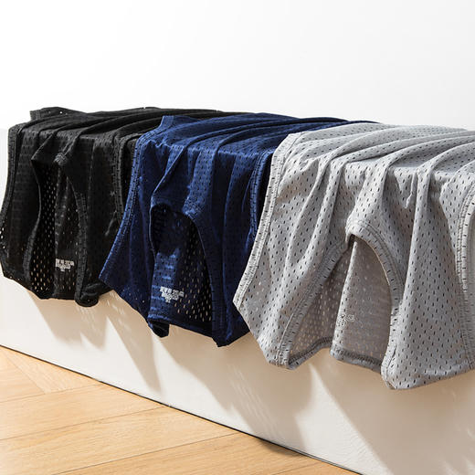 【两件仅需49元，冰爽一夏】男士冰丝网眼镂空冰爽透气背心 柔软抗皱耐磨爆款修身运动健康打底衫背心 商品图2