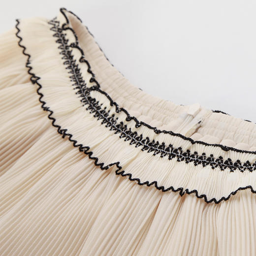 NF85B斯尔丽瑟俪2023夏季新款时尚一字领撞色压皱个性气质收腰连衣裙 商品图4