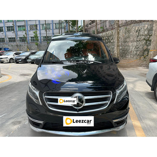 奔驰 V 260 L 尊贵加长版 国 VI【长租-深圳】 商品图1