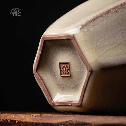 问鼎哥窑传世款潭星公杯 商品图4