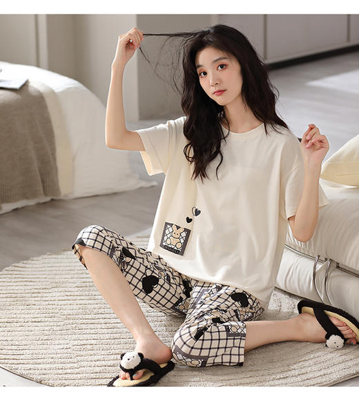 甜心小熊圆领套头T恤七分裤套装系列 商品图4