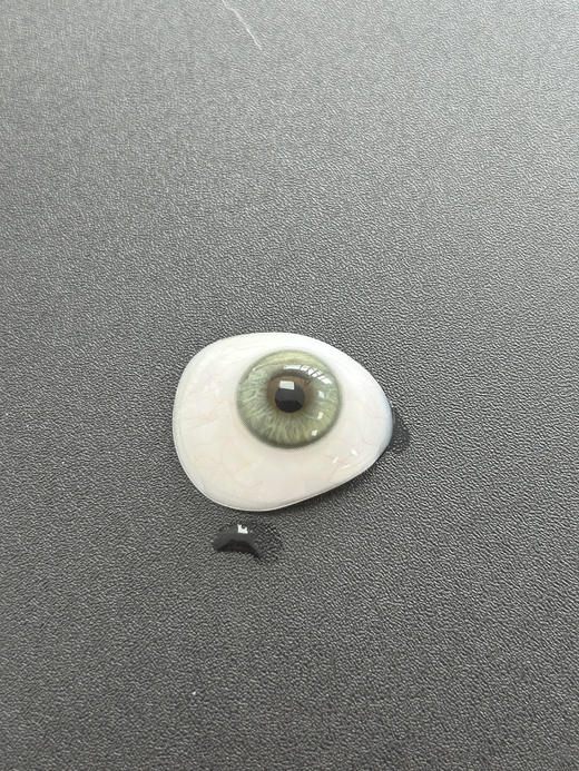 【半年抛】天青色 Loveiikira | 中直径14.2 ，着色13.7 参考值| 【同品牌多副更划算选款完整色板内】绿色虹膜美瞳 商品图3