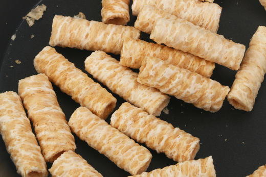 12月新货 | 泰式椰子卷（清新椰浆添加35%慢火烘焙酥脆留香）150克/盒  保质期5个月 商品图5