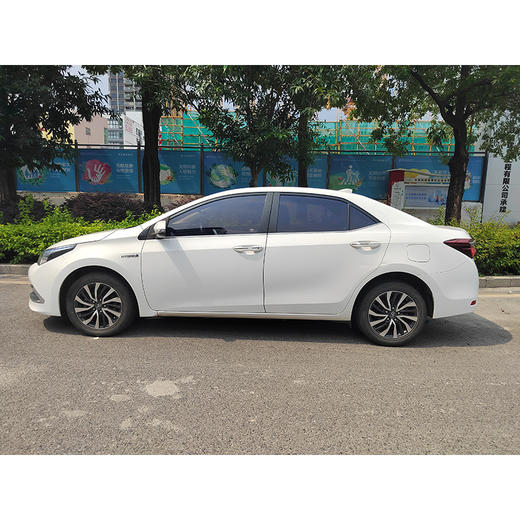 丰田 卡罗拉 改款双擎 1.8L E-CVT领先版【长租-深圳】 商品图3