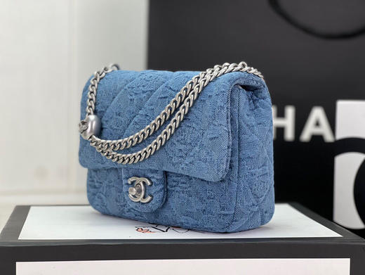 夏季特惠💰1150 原单香奈儿 中号AS3829 尺寸14 X20 X 8cm 2023新款爱心链条包 商品图1