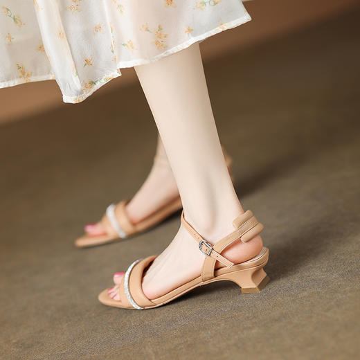 简约百搭，里外全皮尖头小低跟凉鞋QQJ-829F 商品图1