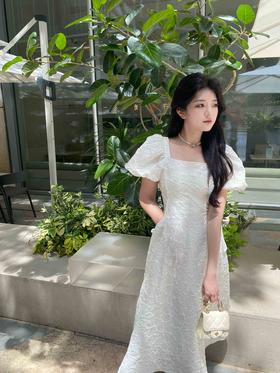 阳光斑驳下，是最美的样子~