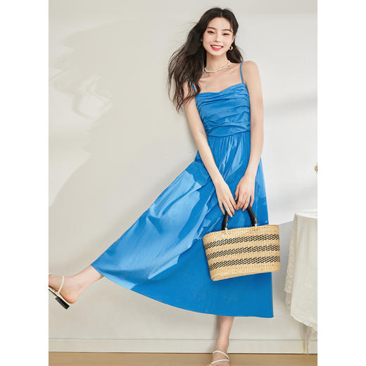 西遇法式茶歇收腰缩褶抹胸蓝色吊带连衣裙女新款夏大摆裙长裙V1231225 商品图4