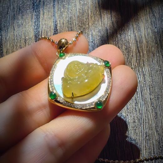 18k设计款鸡油黄翡翠弥勒项坠（价格18k金项链） 商品图1