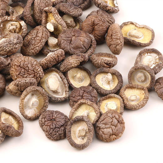 【给你一个健康美味的选择！农家新鲜干香菇干货】朵大菇厚，口感鲜美，味香质纯肉厚细嫩，跟蒂短小，厚菇农家新鲜干香菇使用蘑菇冬菇干货香菇健康 商品图4