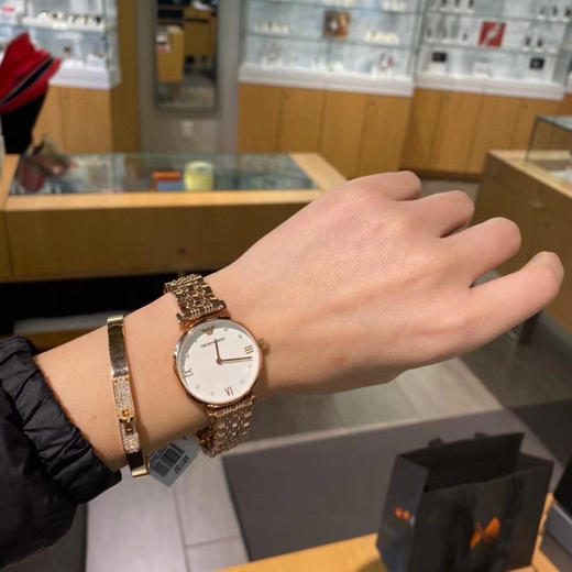 超受欢迎珍珠款！Armani阿尼玛 ͏ AR11267天贝然母表镶盘嵌珍珠时刻度 商品图3