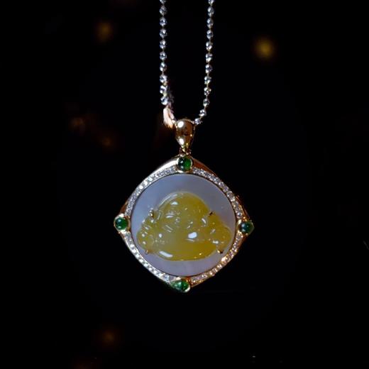 18k设计款鸡油黄翡翠弥勒项坠（价格18k金项链） 商品图8