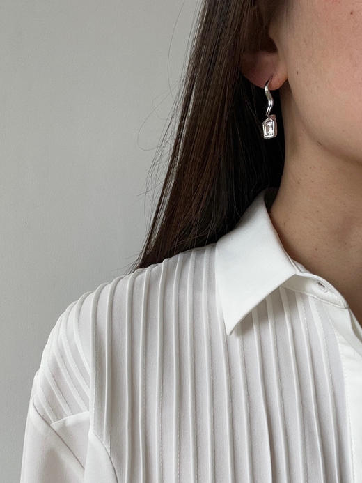 APRESI｜TROUVAILLE Millennium Cut Square White Topaz Fluid Earrings [流转耳环] 商品图1