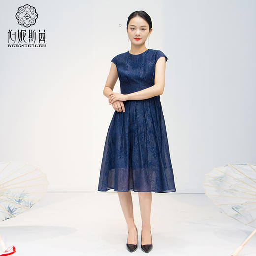 千年情话—梁祝三载同窗监德提花绣花连衣裙2S80033 商品图3