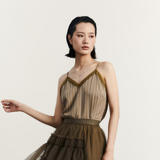 谜底条纹修身吊带上衣女2023秋季新款V领蕾丝边百搭内搭233MN1070 商品图1