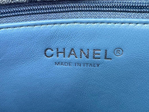 夏季特惠💰1150 原单香奈儿 中号AS3829 尺寸14 X20 X 8cm 2023新款爱心链条包 商品图7