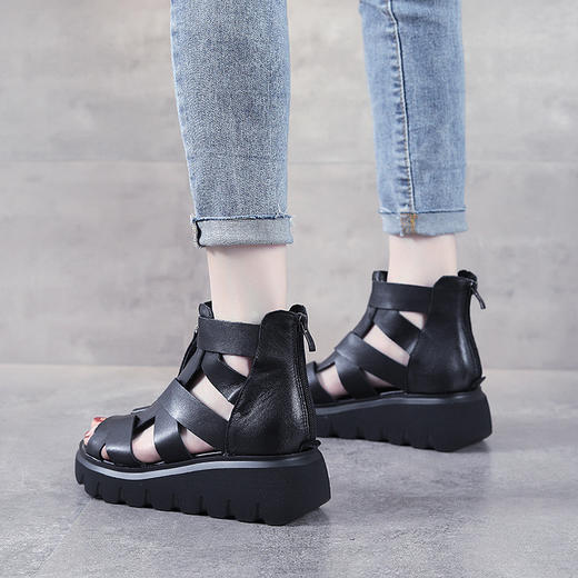 夏新款复古手工镂空罗马真皮粗跟前拉链凉靴YRA658 商品图3