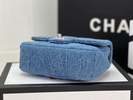 夏季特惠💰1150 原单香奈儿 中号AS3829 尺寸14 X20 X 8cm 2023新款爱心链条包 商品图3