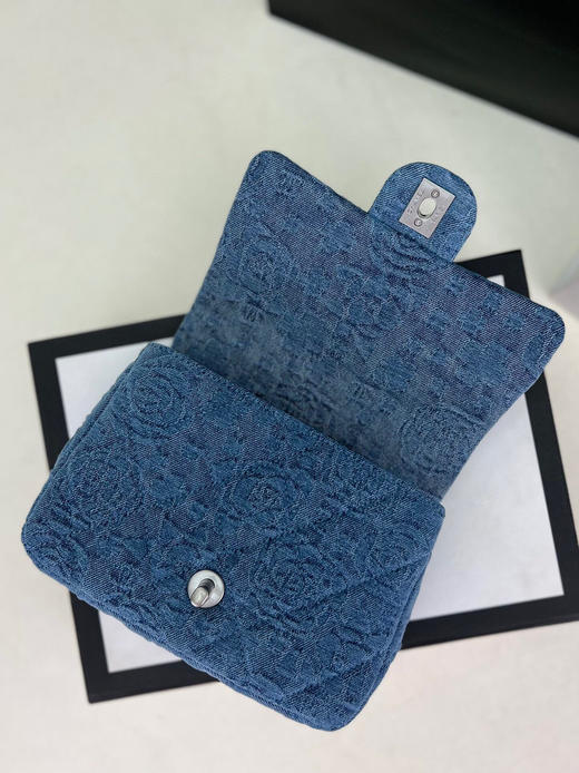 夏季特惠💰1150 原单香奈儿 中号AS3829 尺寸14 X20 X 8cm 2023新款爱心链条包 商品图5