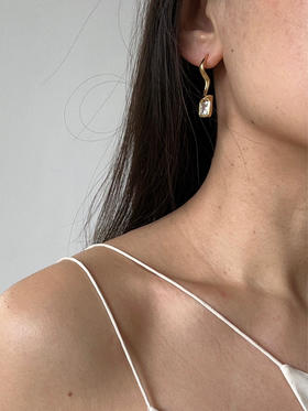 APRESI｜TROUVAILLE Millennium Cut Square White Topaz Fluid Earrings [流转耳环]