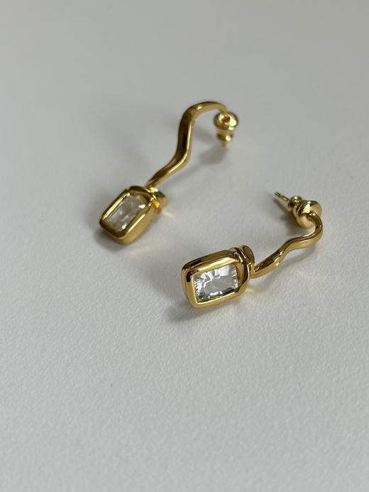 APRESI｜TROUVAILLE Millennium Cut Square White Topaz Fluid Earrings [流转耳环] 商品图14