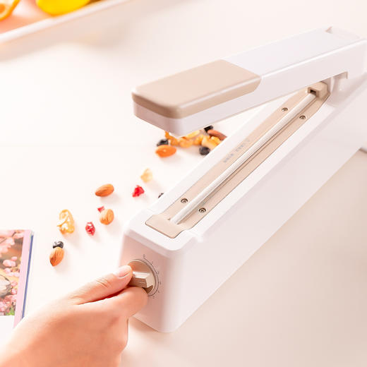 得力手压封口机16498(白色) 商品图3