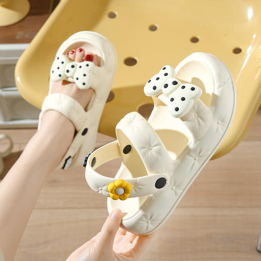 【宛如走在“云朵”上！新款两穿蝴蝶结凉拖鞋】触感绵软柔软有弹性轻盈舒适 易洗耐脏防滑耐磨 女夏季卡通可爱拖鞋eva踩屎感凉鞋 商品图1