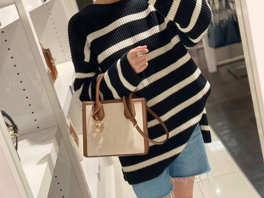 本周折扣¥980🇺🇸直邮，Mk mercer性价比超高的一款，尺寸22*20cm，带有长肩带 商品图4