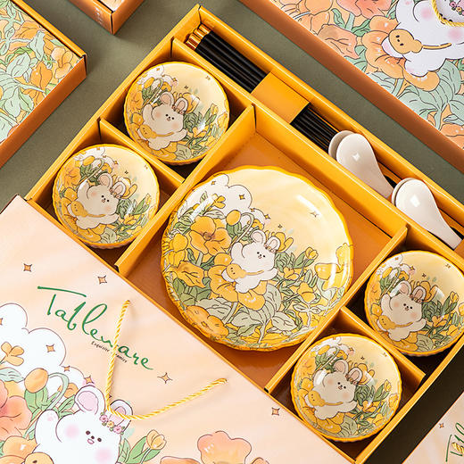 【萌趣可爱！花中兔碗陶瓷套装餐具】卡通萌趣好看又有趣，配色和谐寓意美好，胖嘟嘟的萌兔图案，碗碟套装梦幻可爱的碗碟，让你尽情享受每一餐粉丝专属 商品图1
