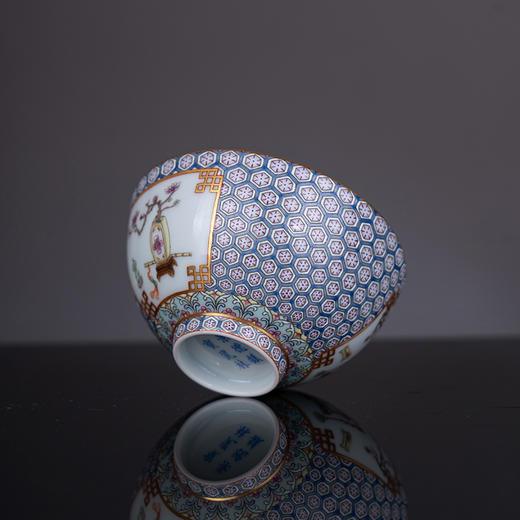 粉彩锦地开窗描金博古纹杯 商品图2