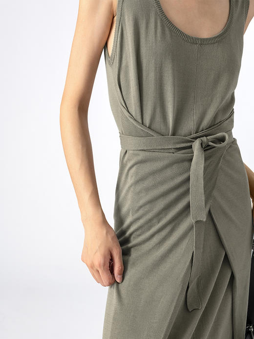 322工房重塑经典天蚕丝围裹腰带背心裙2023夏款中长款连衣裙B080 商品图2