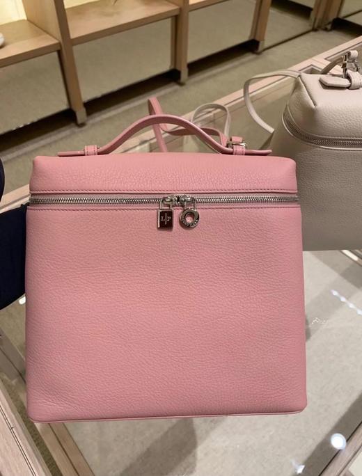 断货王  LP双肩背包 低调奢华 小牛皮书包 假期解放双手 商品图5