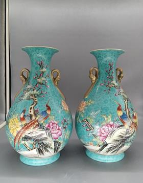 绿底扒花锦上添花双耳玉壶春