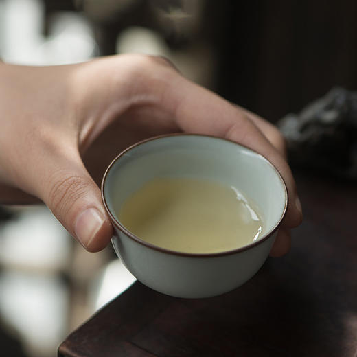 景德镇抱翁堂 汝窑天青窝足杯 手工茶杯品茗杯 商品图0