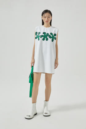 绣花针织连衣裙