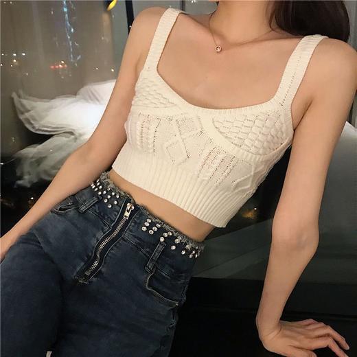 【性感修身显瘦！无袖麻花露肩针织吊带背心女】点缀夏日清凉，穿着舒适凉爽亲肤，吸湿透气，夏季短款短款外穿百搭打底衫韩版上衣，浪漫唯美，体现女性柔美与细致粉丝专属 商品图3