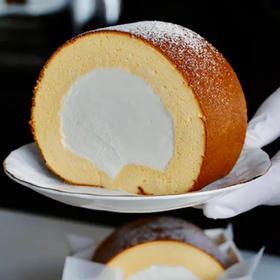 新鲜甜品——原味乳酪卷