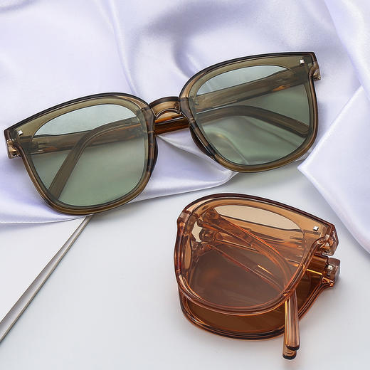 【一手掌握无负担！焦下同款折叠护眼墨镜】超轻气垫墨镜，久戴不累多场景适用，记忆回弹不易松，圆形收纳包时尚两戴，夏季防晒爆款太阳镜轻便弹簧腿夏日粉丝专属家庭整理家庭整理 商品图1