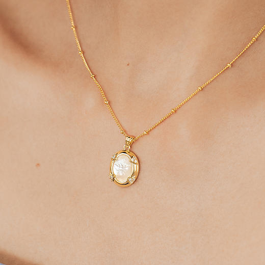 蜜蜂贝雕 Onchic 复古贝母蜜蜂吊坠贝雕锁骨链 商品图1