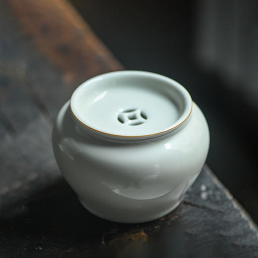 【抱翁堂】景德镇元宝杯铜钱建水陶瓷水洗茶洗【甜白釉铜钱建水/大】 商品图0