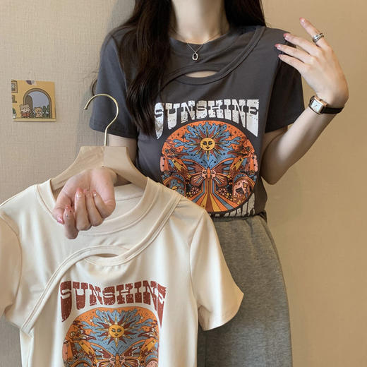 巧妙的镂空设计，彰显自信，大胆的穿搭，展露美感。夏日的气息迎面而来，这个上衣不仅让你感受到美的力量，更让你了解日韩服饰的小众设计感。 商品图1