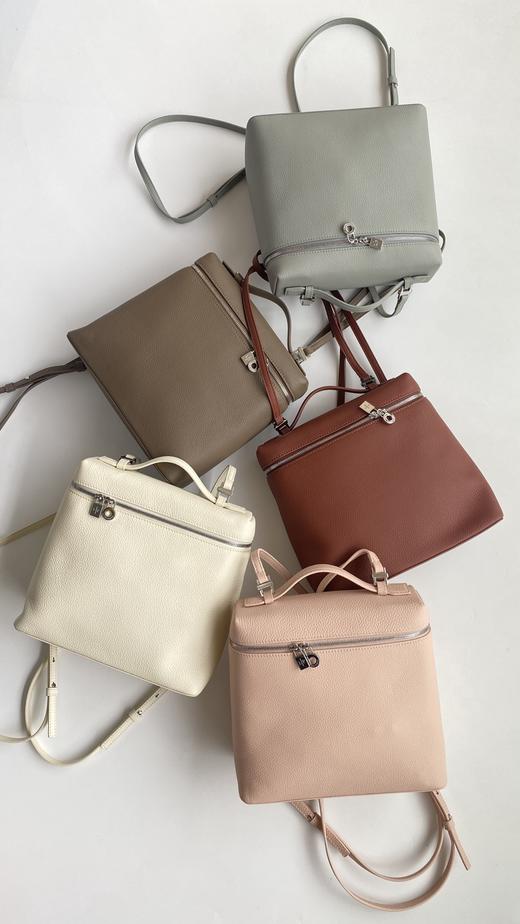 断货王  LP双肩背包 低调奢华 小牛皮书包 假期解放双手 商品图0