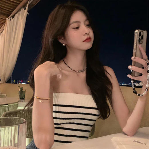 【性感时尚❗️显瘦一字肩条纹针织吊带】舒适透气柔软，亲肤凉爽不闷热，内搭外穿都很时尚，适合各种场合穿着，夏季新款 女外穿内搭打底衫chic短款上衣粉丝专属 商品图1