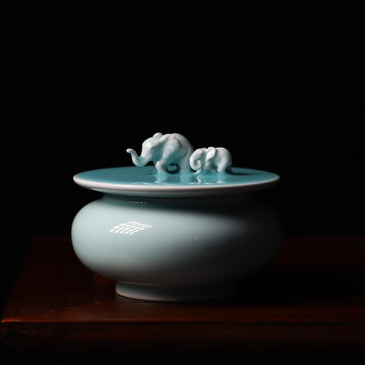 龙泉青瓷名家 太平有象盖罐纯手工陶瓷茶叶罐 中式家居储物罐 商品图0