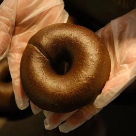 现烤面包—巧克力贝果