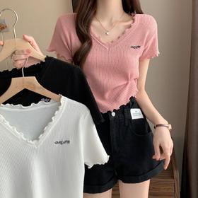 2023夏季新款遮肚子冰丝短袖T恤，专为女性打造。采用高品质针织面料，舒适透气，贴合身形，展现女性曼妙身姿。设计独特，百搭显瘦，让您时尚出行。