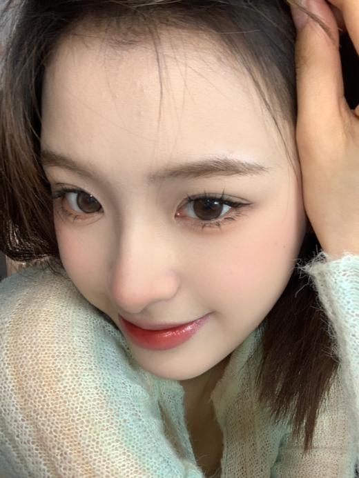 Bennycat 奶油粟米 月抛 直径14.2 着色13.6 含水40% 基弧8.5 商品图2